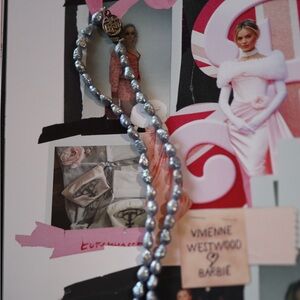 Fresh water pearl necklace. Vintage. String with box clasp.